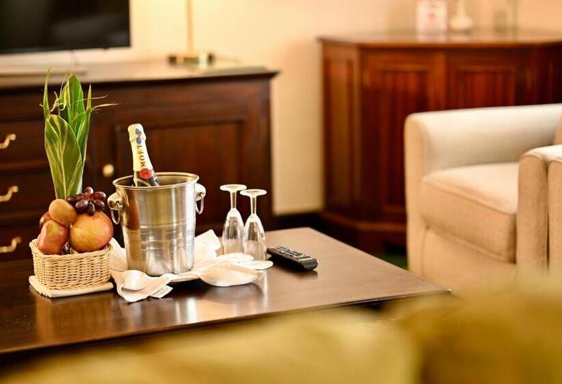 سوییت اجرایی, Midland Hotel Nakuru