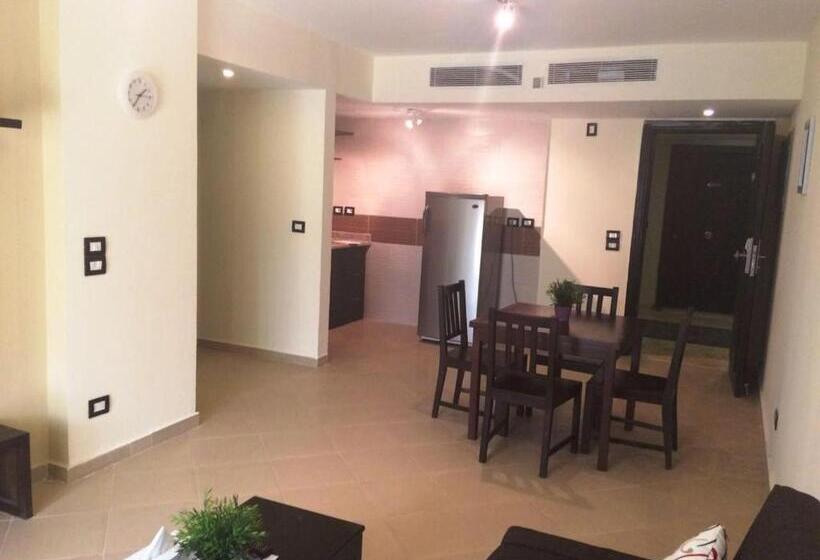 سوییت جونیور با چشم‌انداز استخر, Elite Residence & Aqua Park