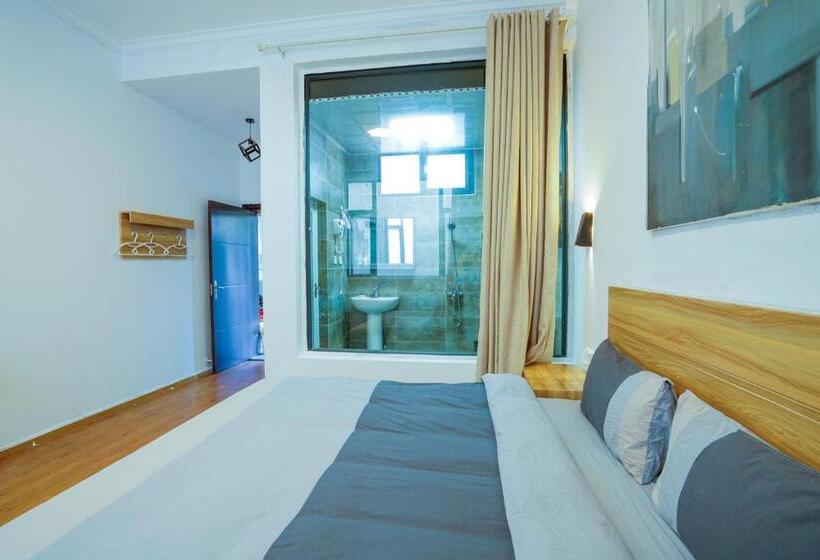 غرفة قياسية, Monster B&b