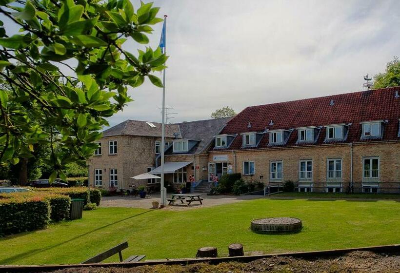 Номер Стандарт, Fredensborg Vandrerhjem, I Kongens Baghave