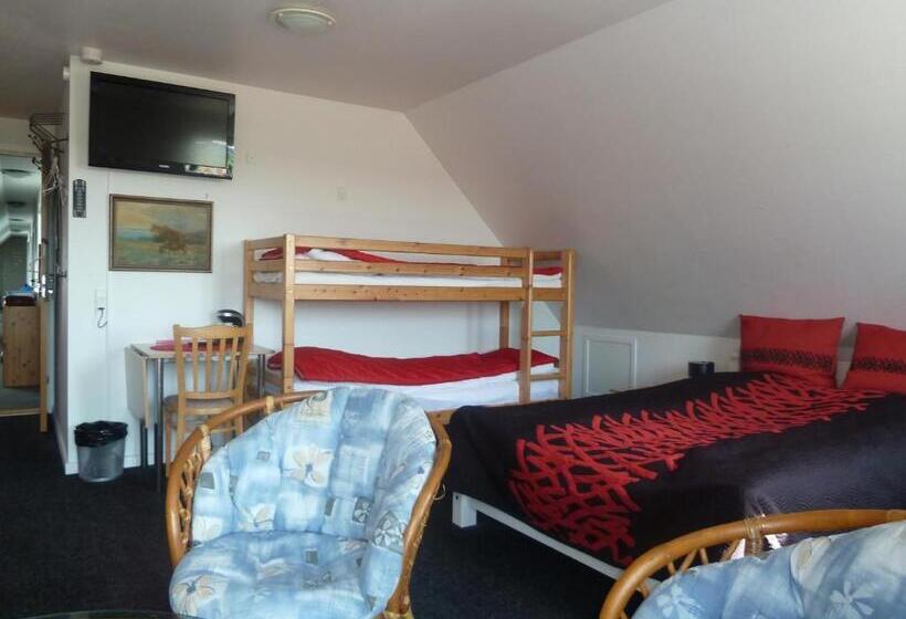 Семейный Номер Совместный Санузел, Give Bed & Breakfast