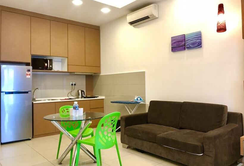 Студия Deluxe, Sunset Seaview Vacation Condos City Centre @ Imago Shopping Mall