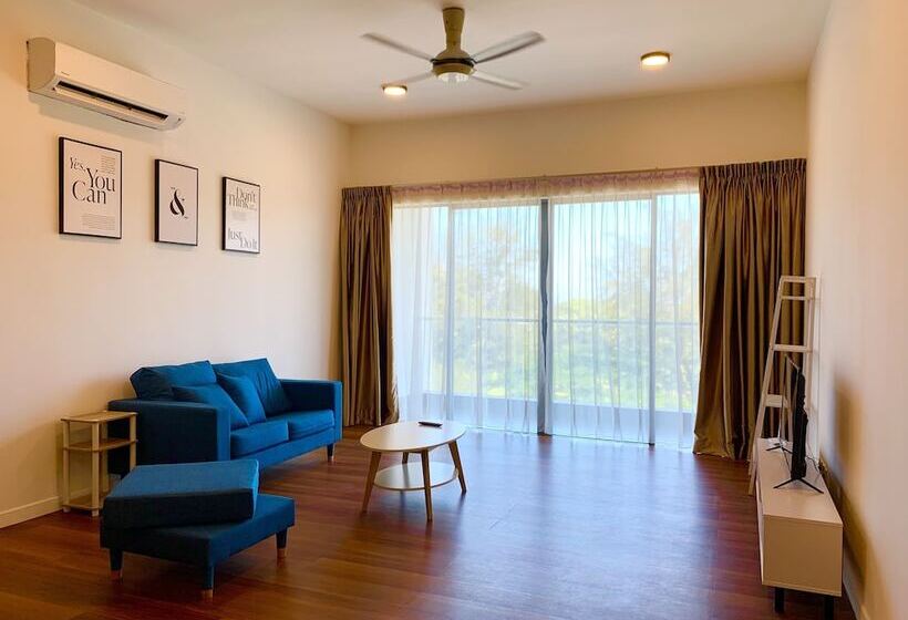 Апартаменты 3 Спальни Вид на Море, Sunset Seaview Vacation Condos City Centre @ Imago Shopping Mall