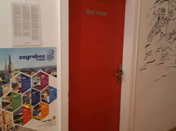 اتاق استاندارد, Hostel Chameleon