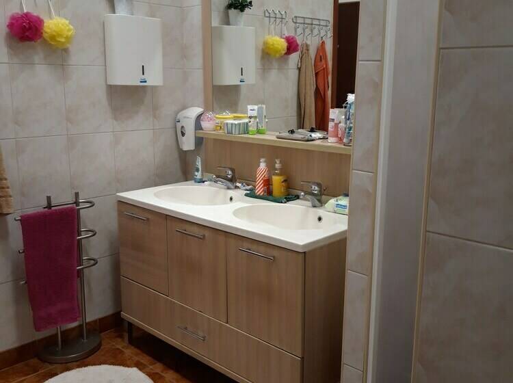 اتاق استاندارد, Hostel Chameleon