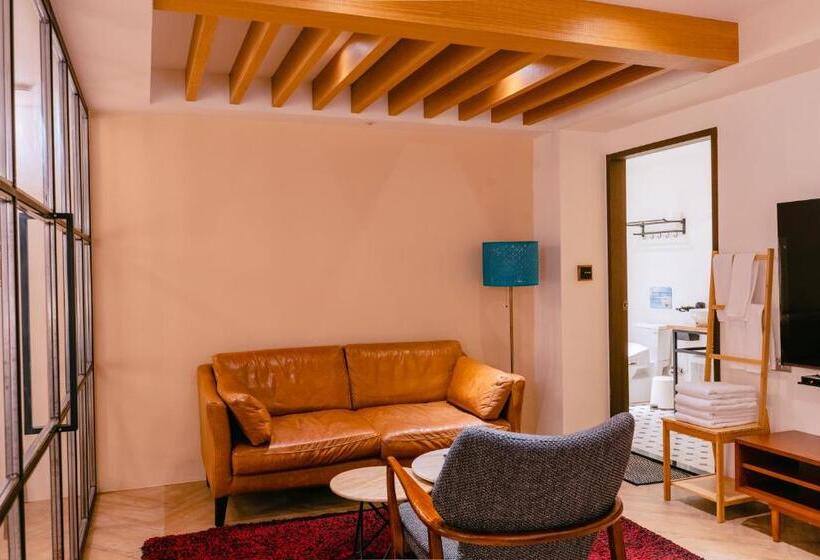 اتاق لوکس چهار تخته, Chill Roof
