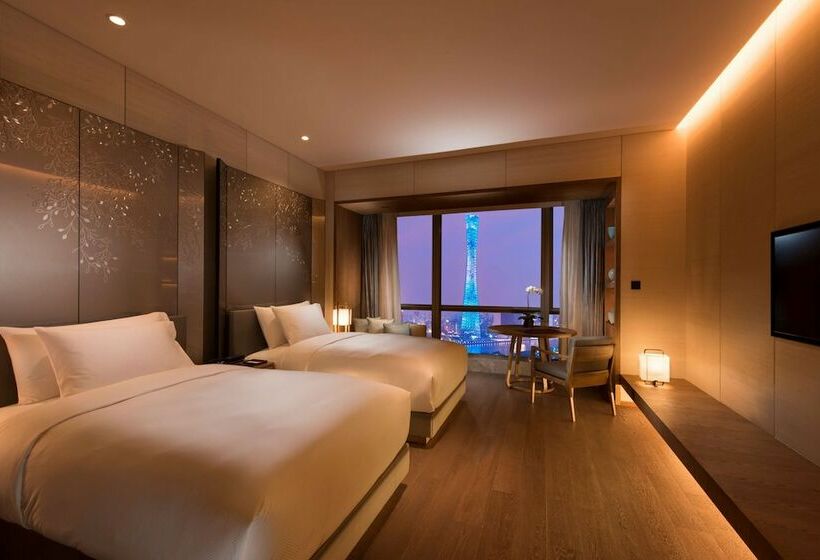 Номер Deluxe, Conrad Guangzhou