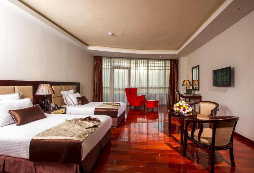 اتاق لوکس با چشم‌انداز شهر, Grand Eliana Hotel Conference & Spa