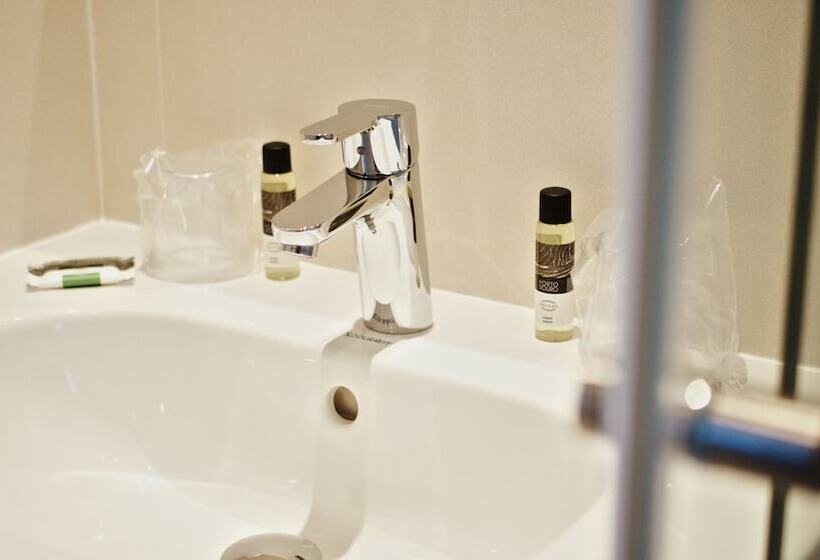 سوئیت مستر, Spot Family Suites