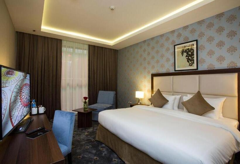 اتاق لوکس با تخت بزرگ, The Town Hotel Doha
