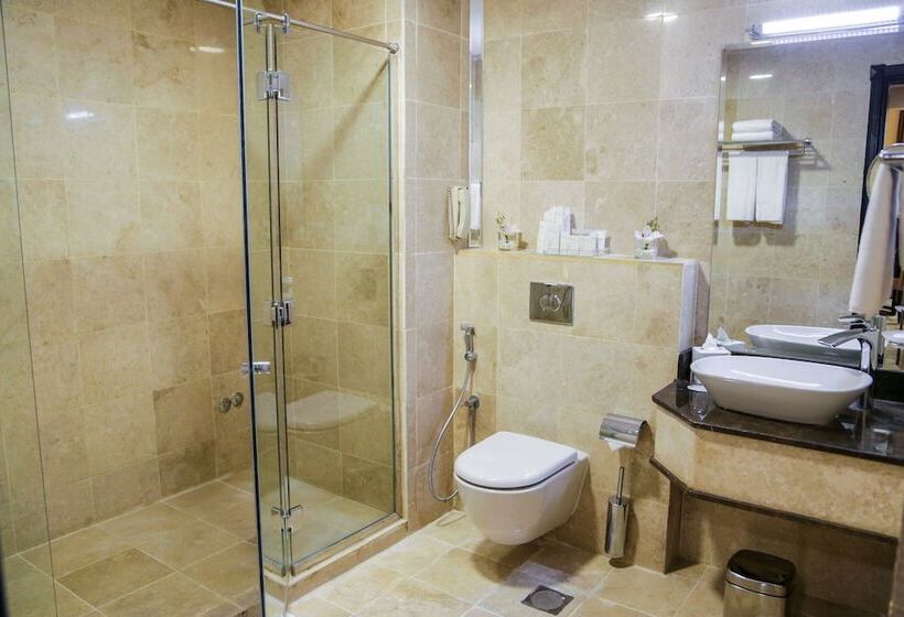 سوییت اجرایی, The Town Hotel Doha
