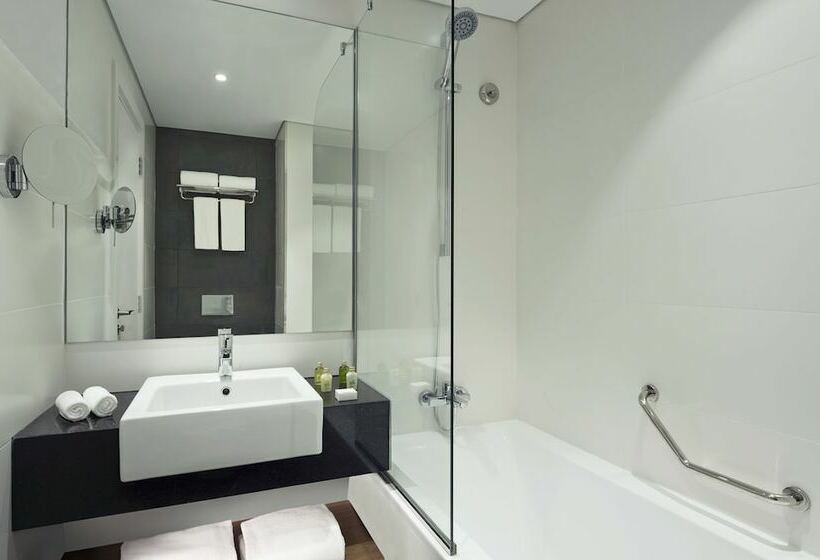 Люкс, Tryp By Wyndham Dubai