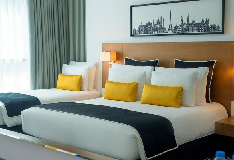 Номер Стандарт Трехместный, Tryp By Wyndham Dubai