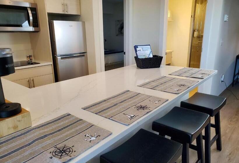 Люкс Повышенной Комфортности, Moonstone Beach Motel