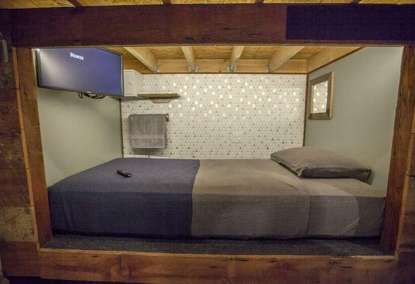 공동 객실, Podshare East Hollywood