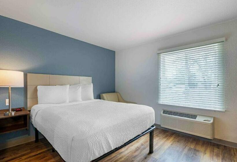 اتاق استاندارد, Extended Stay America Suites  Tampa  Northeast
