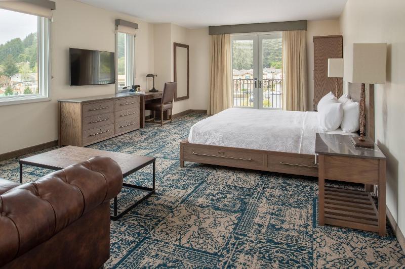 스위트 킹사이즈 침대, Four Points By Sheraton Santa Cruz Scotts Valley
