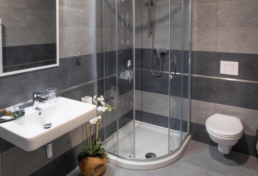 اتاق استاندارد, Club Apartments