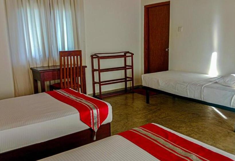 اتاق استاندارد سه نفره, Sigiri Lanka Resort