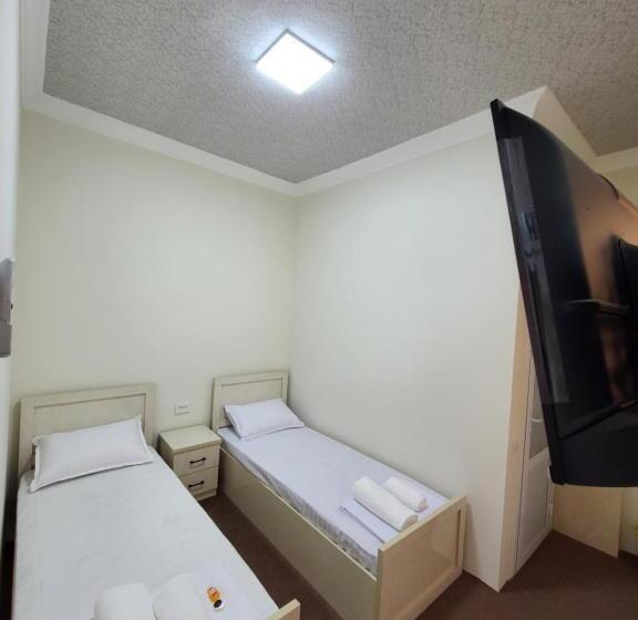 标准间, Farxod Guest House