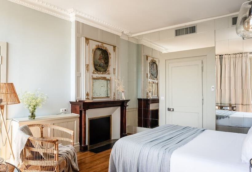 Номер Superior, Hôtel Restaurant De Bouilhac  Les Collectionneurs