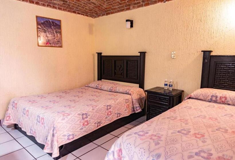 اتاق استاندارد سه نفره, Hacienda De Cobos