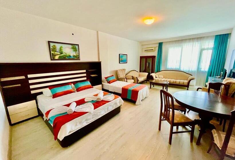 سوییت با چشم‌انداز دریا, Grand Hotel Avci