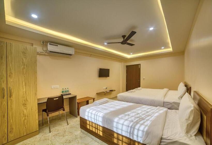 标准三人间, Stay On The Way Near Bangalore Airport