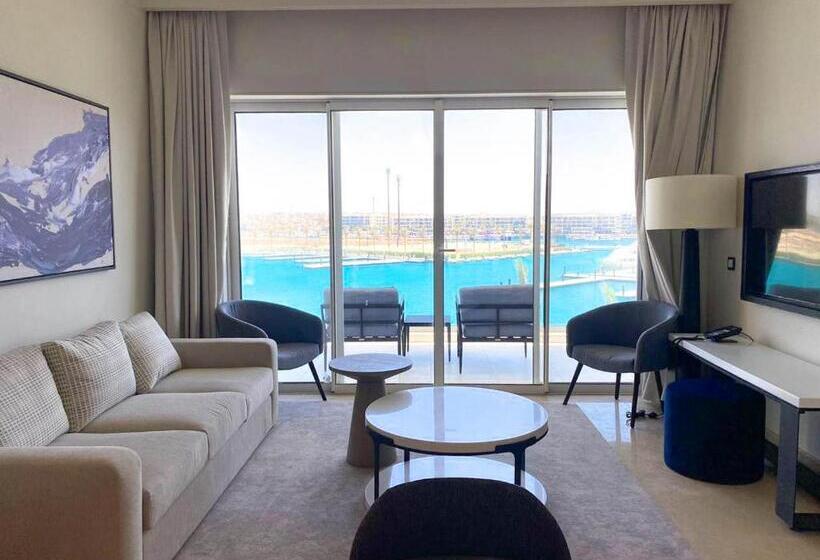 Deluxe Suite Sea View, Serviced Apartments At Address Beach Resort Marassi