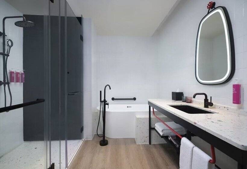 Номер Премиум, Moxy Ningbo Old Bund