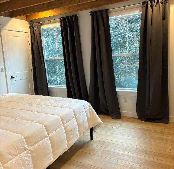 Family Suite, The White Creek Inn