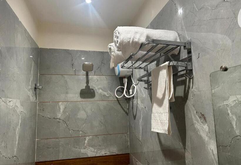 Четырехместный Номер Deluxe, Leo Deluxe & Suite Room