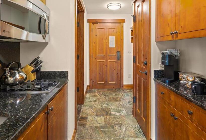 Студио Стандарт Кровать Кинг, 345 Studio National 3rd Floor Pool & Mountain Views