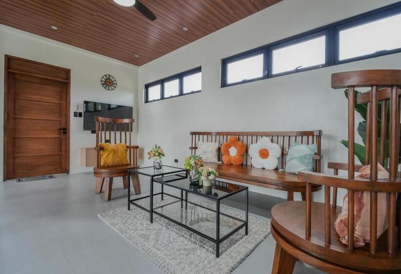 Люкс Повышенной Комфортности, Damienerose Garden Villa