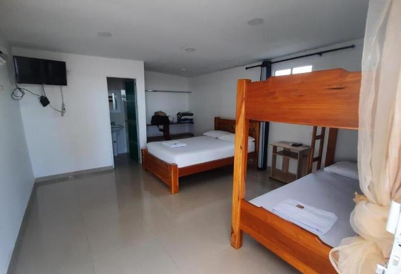 اتاق لوکس چهار تخته, Brisas Del Nare