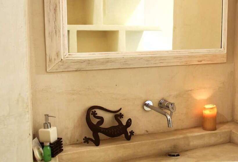 اتاق لوکس, Spirit Holbox