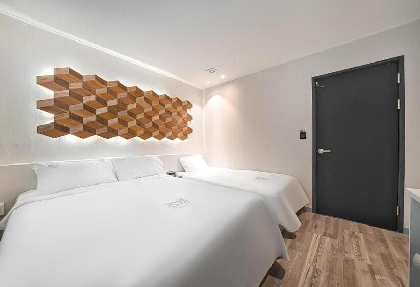 Номер Стандарт, One Stay