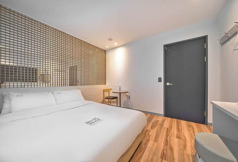 Номер Deluxe, One Stay