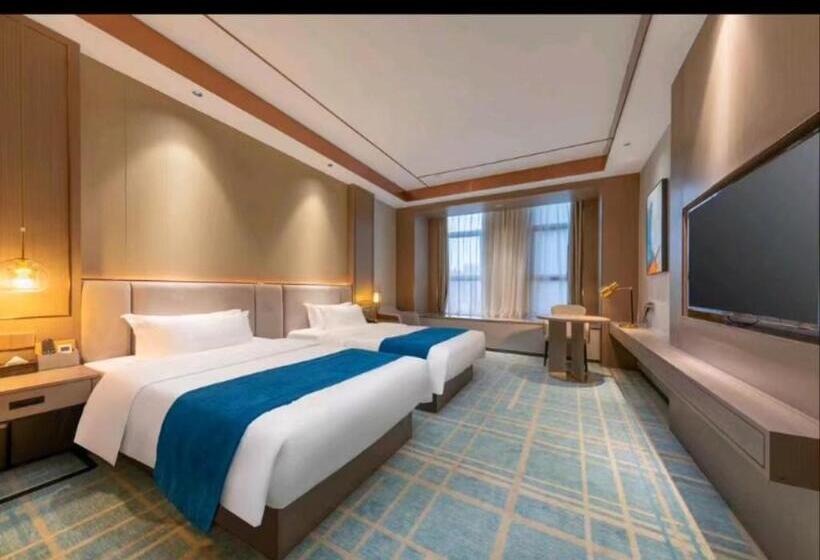 Номер Deluxe, Poltton International Apartment Hotel   Yangjiang Donghui Plaza