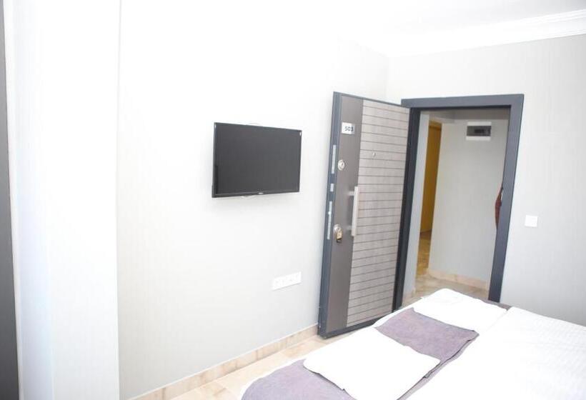 اتاق لوکس با چشم‌انداز دریا, Art Suit Otel