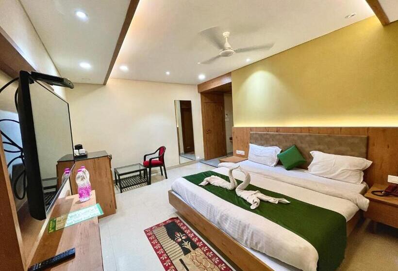اتاق لوکس, New Hotel Rockbay In Puri ! Swimming Pool, Near Sea Beach And Temple Fully Air Conditioned Hotel Wit