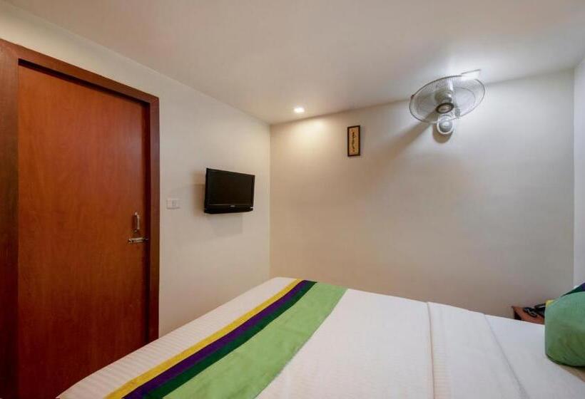 Номер Economy, Treebo Sam Residency