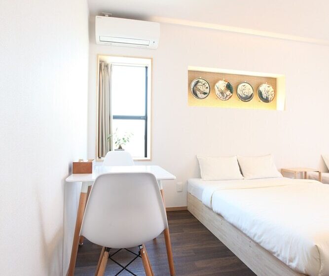 اتاق استاندارد سه نفره, B&b Neagari