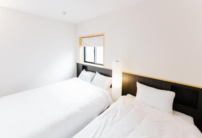اتاق استاندارد سه نفره, B&b Neagari