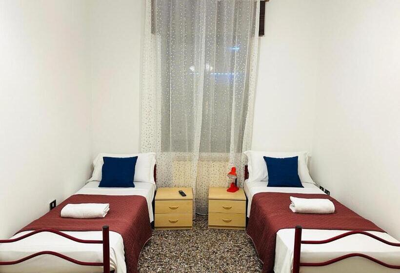 اتاق استاندارد با سرویس بهداشتی مشترک, Mahdi Venice Apartment