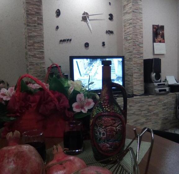 Family Room, Komitas Avenue Guest House