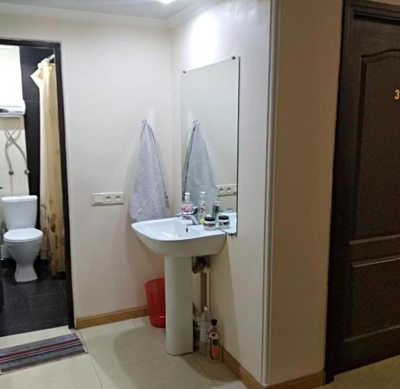 Superior Room King Size Bed, Komitas Avenue Guest House