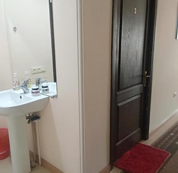 Superior Room, Komitas Avenue Guest House