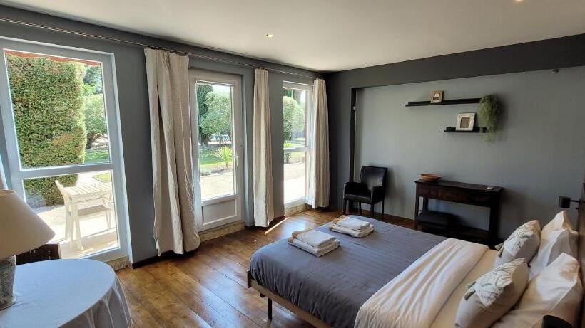 Номер Deluxe Вид на Бассейн, Villa Liberty