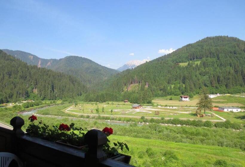 Номер Стандарт с Балконом, Albergo Krissin